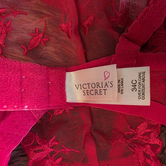 Victoria's Secret red lace 3-item set. 34C bra, thong & garter - Picture 3 of 7